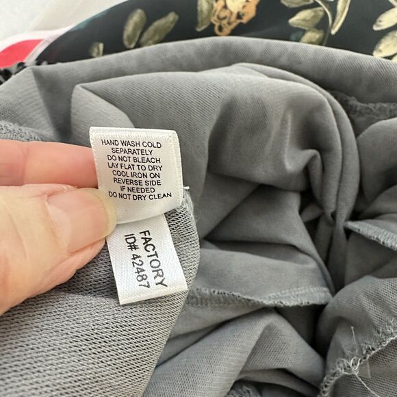 Express Top Sz M Animal Leopard Print Sequins Black Gray Mob Wife Y2K Glam Rock - Picture 10 of 13